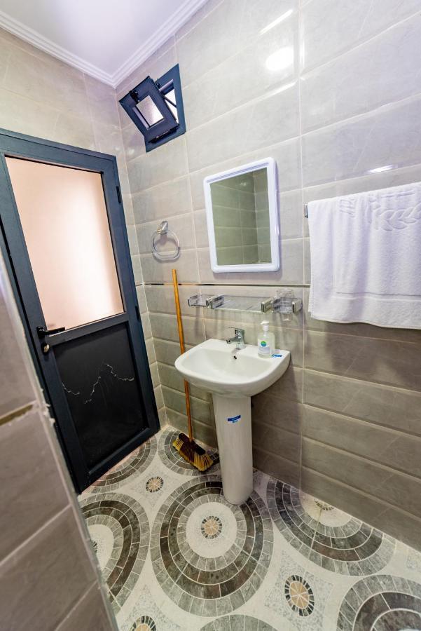 Velasquez Appartements Fast Wifi And Ocean View Tanger Exterior foto